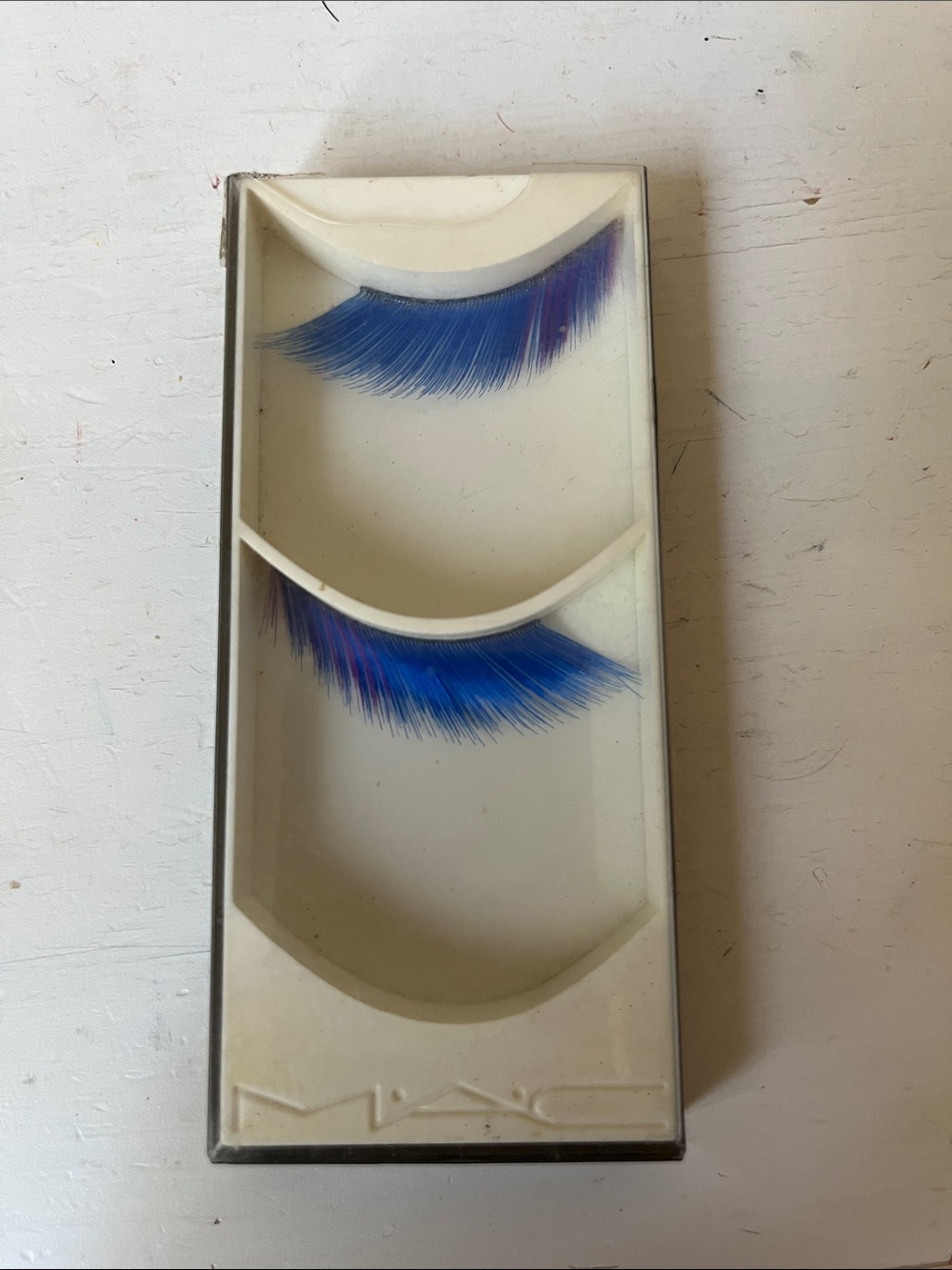 New in box! Vintage MAC Cosmetics Blue  with Purple Accent #31 Lashes